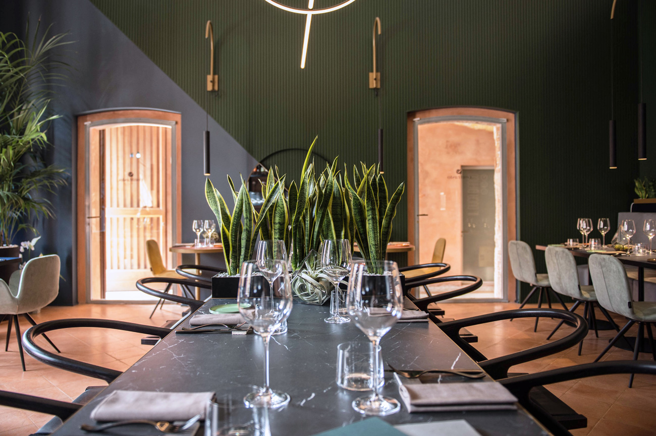 2_Contrasto_Enosteria_Plus-Concept-Studio